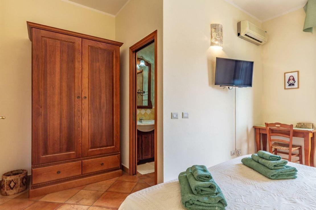 Il Leccio Bed & Breakfast Tortolì Dış mekan fotoğraf